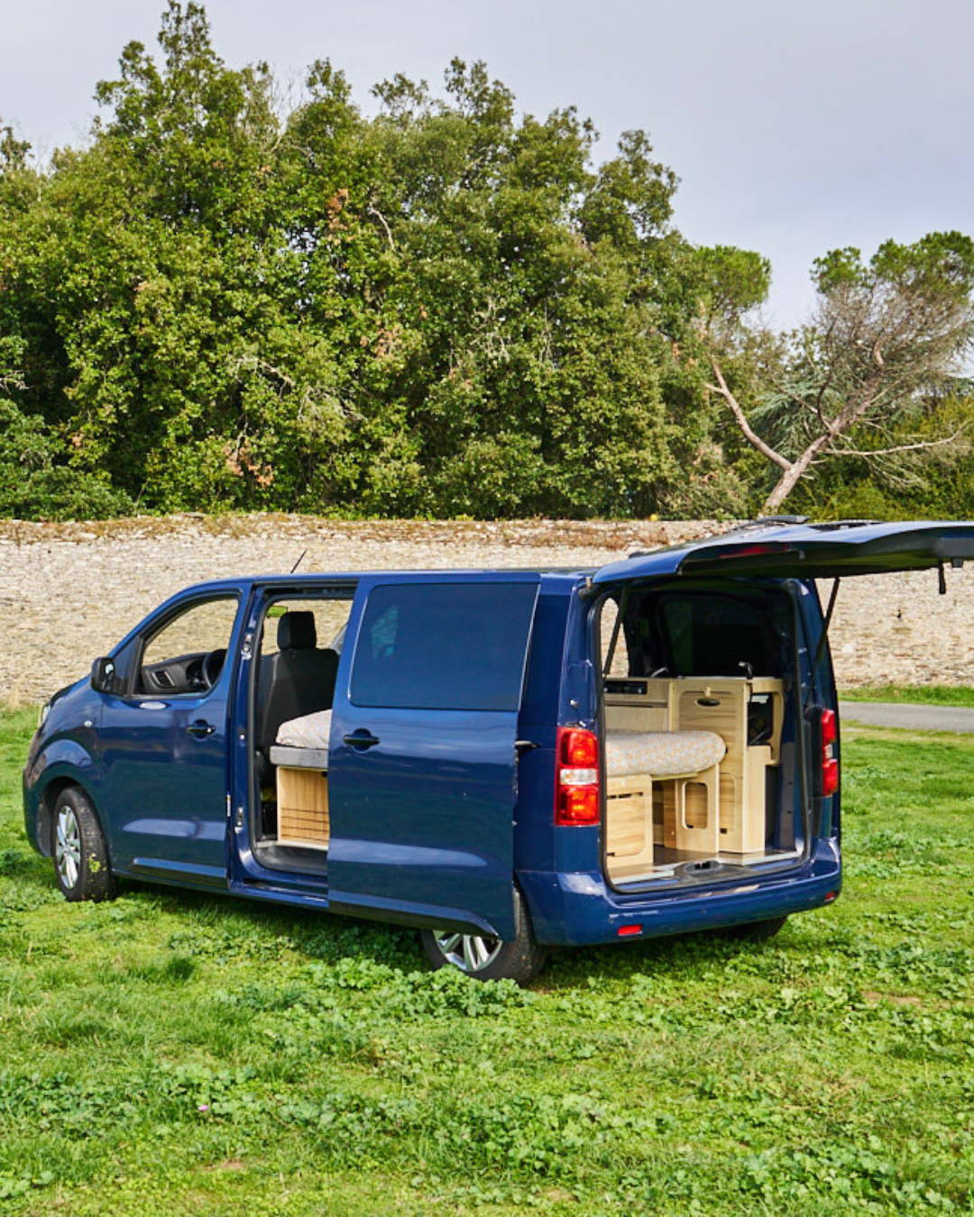 peugeot-expert-véhicule-compatible-kit-lit-peigne-L