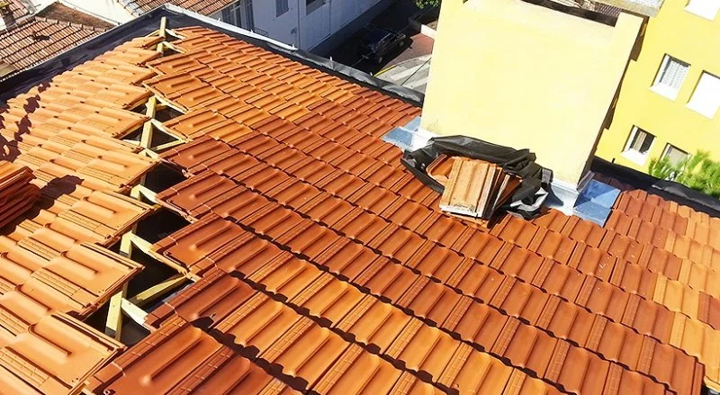 Rénovation de 2 000 m² de couverture en tuiles de Marseille — photo 19 sur 26 — CEG TOITURE