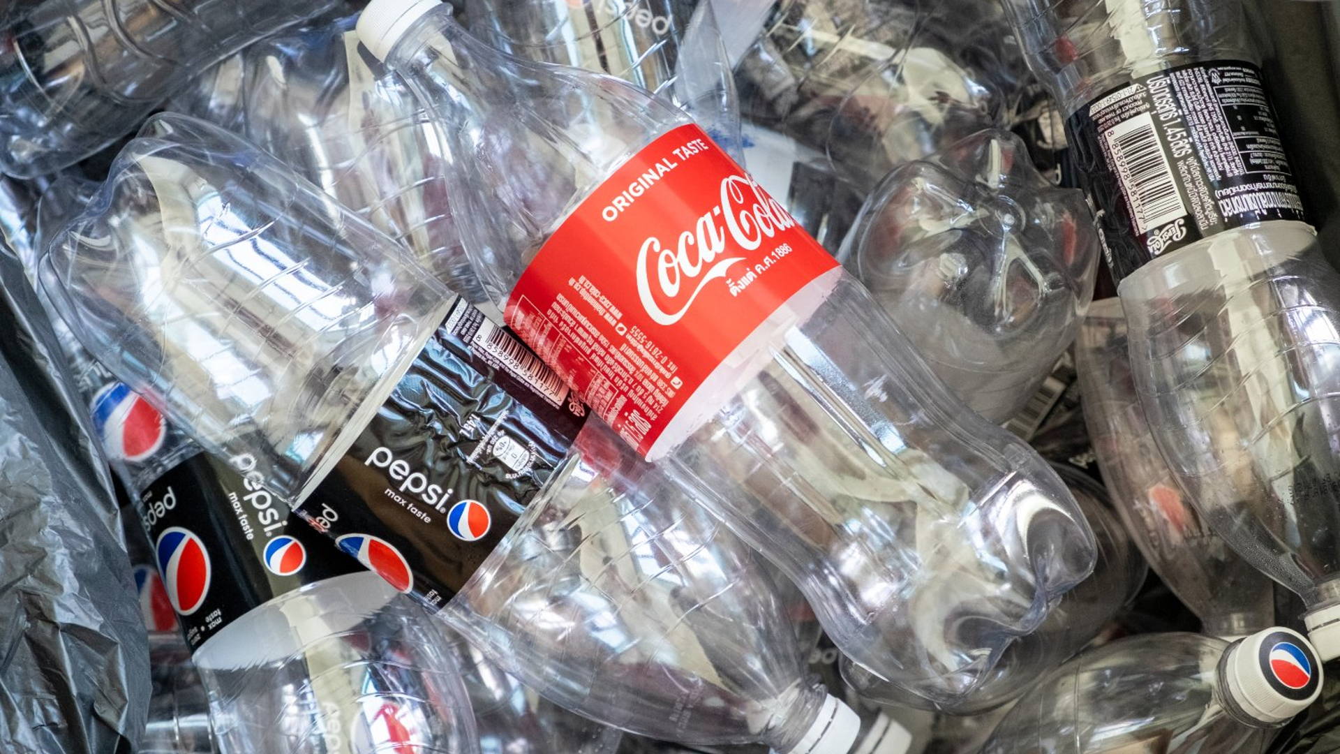 Featured image for New Study Finds Alarming Amount of Plastic Trash Generated By Biggest Consumer Brands
