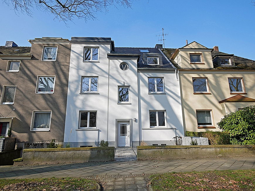  Bochum
- Hausansicht der drei Wohnungen