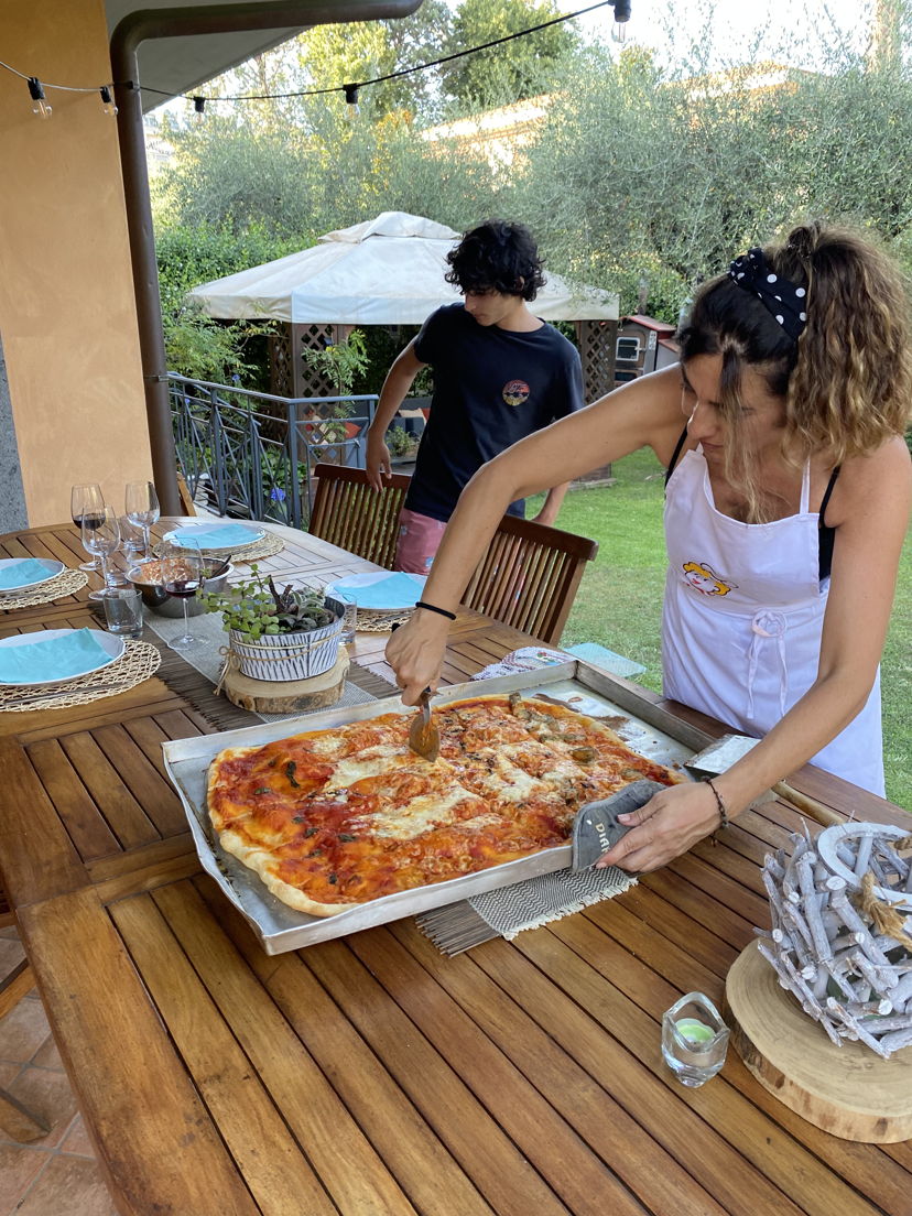 Cooking classes Rome: Unique dining experience, homemade pizza and desserts