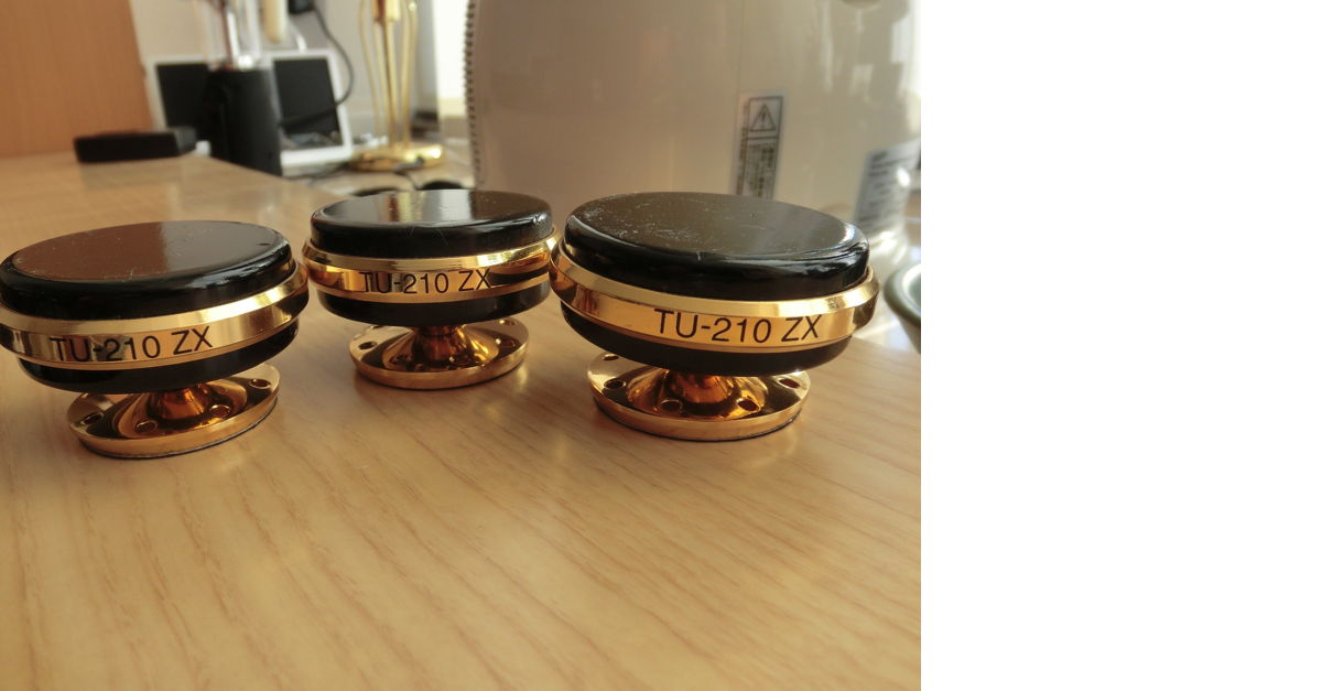 Combak Harmonix □ TU-210ZX □ 3 P - (GOLD  For Sale