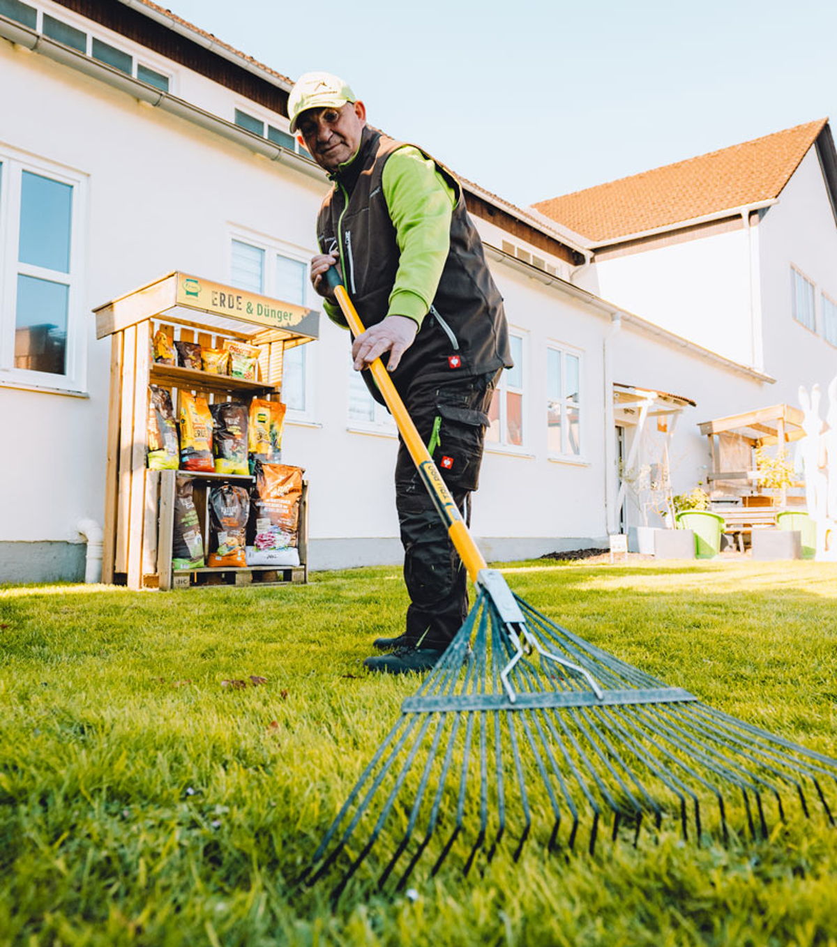 Garten- und Landschaftspflege für ordentliche, sichere und einladend wirkende Flächen