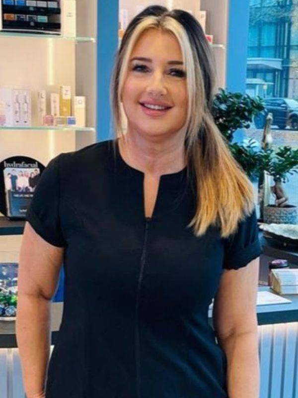 Nicola Proven, Practice Manager and Aesthetic Practitioner at Dr Sknn
