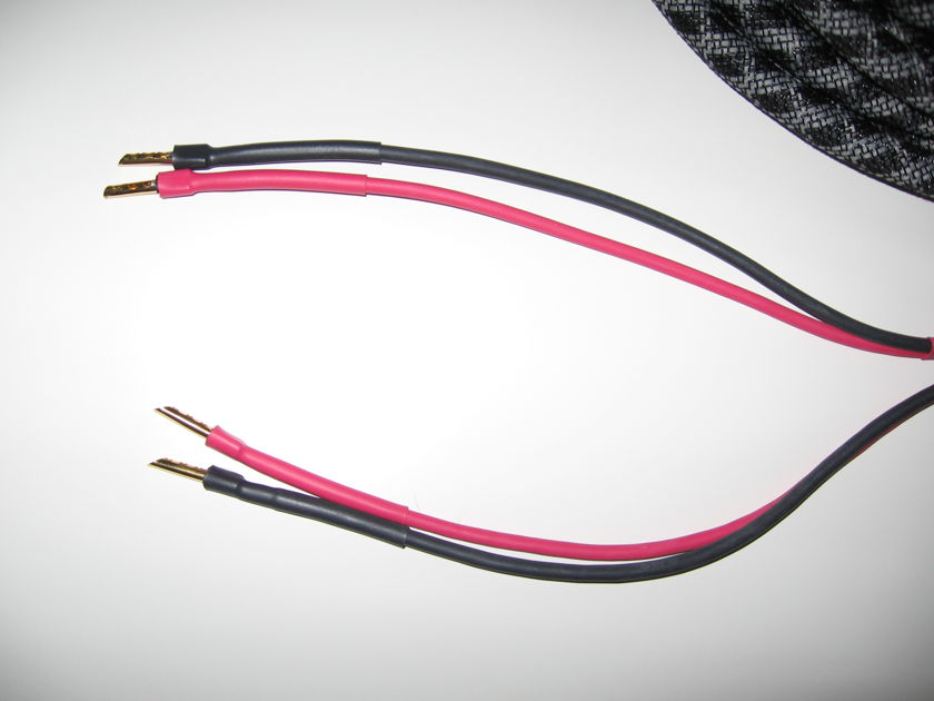 Handcrafted Subwoofer Cable 12 AWG - 4 conductor 30FT - Analysis Plus Bananas