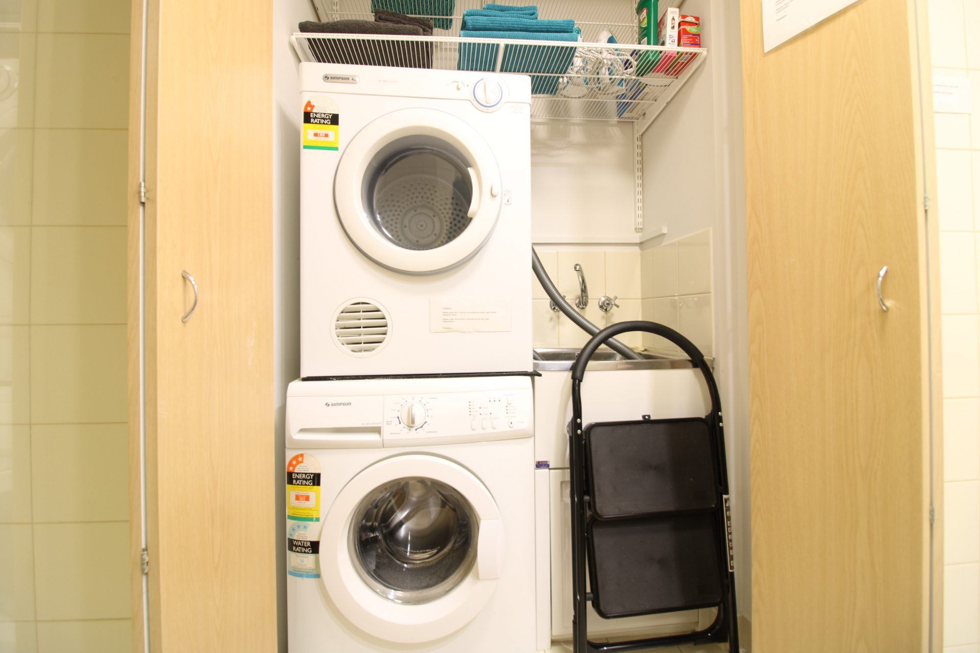 FOR LEASE - Refurbished Fully Furnished Courtyard Residence in Unbeatable Location- Southbank - Image 7