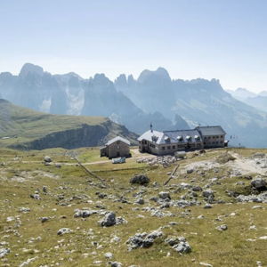 2 Nights in a Hut in th Dolomites during our honeymoon hike