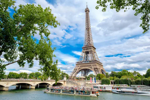 Seine Cruise from Eiffel Tower & City Audio Tour