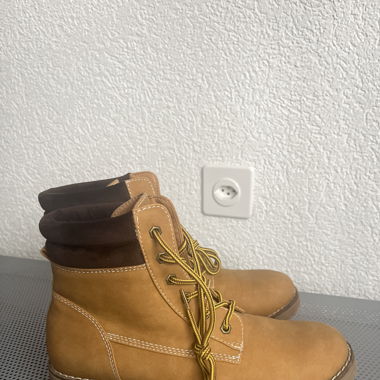 Winter boot with heels 