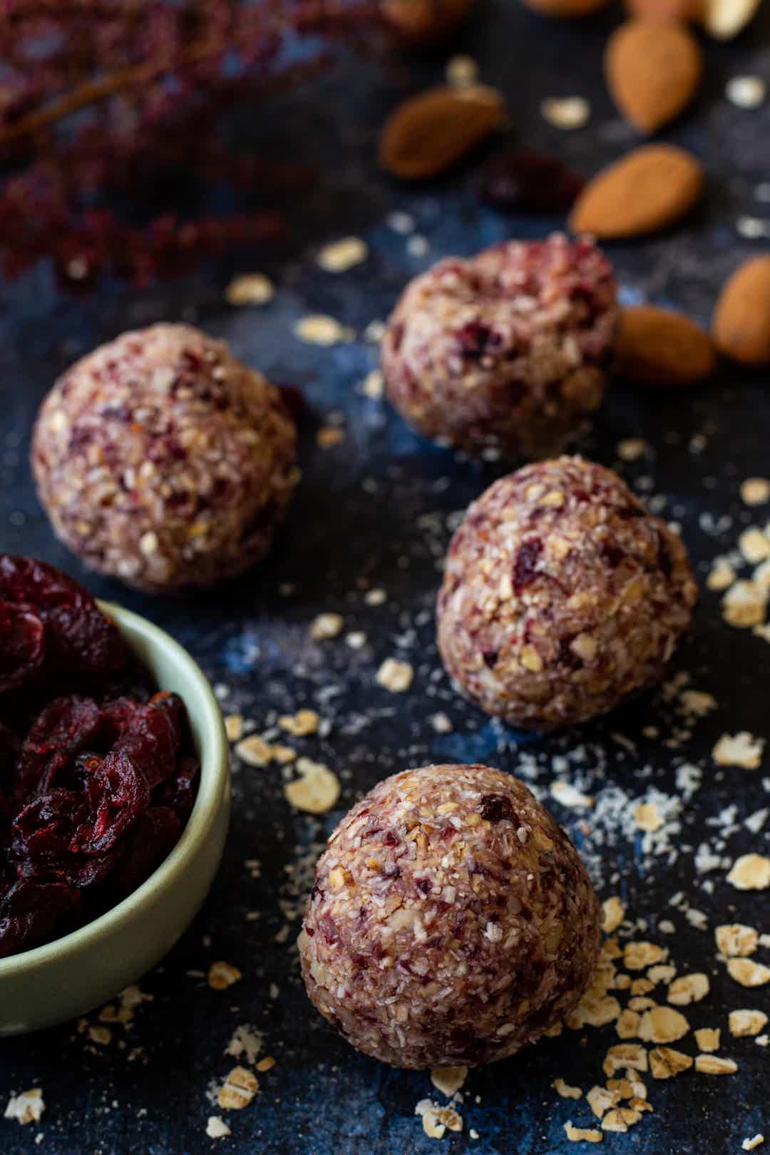Deanna’s Energizing Chocolate Almond Bites