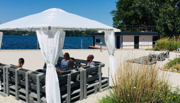 cliffhanger boulderlounge berlin pavillion am havelstrand