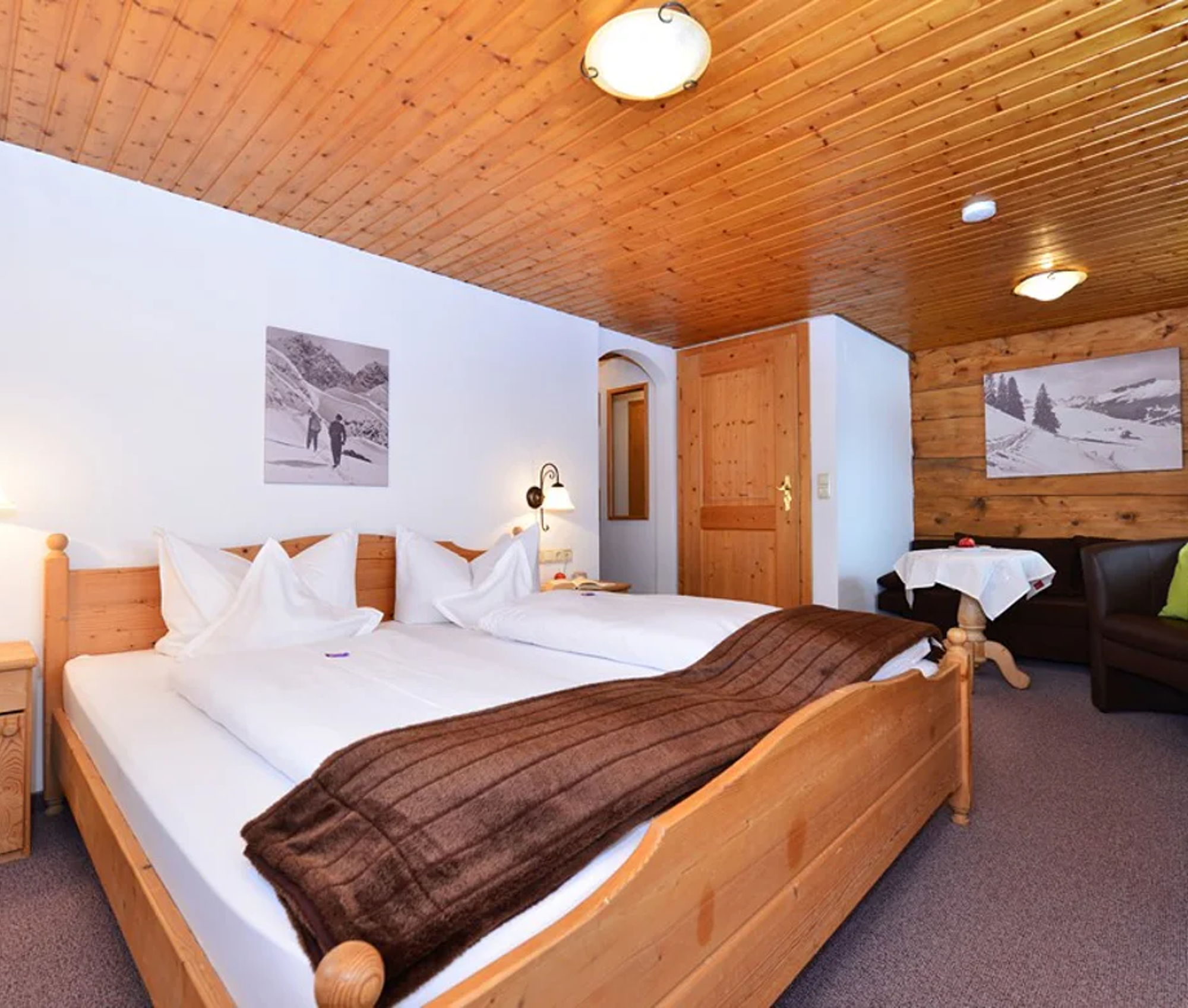 Doppelzimmer mit Balkon