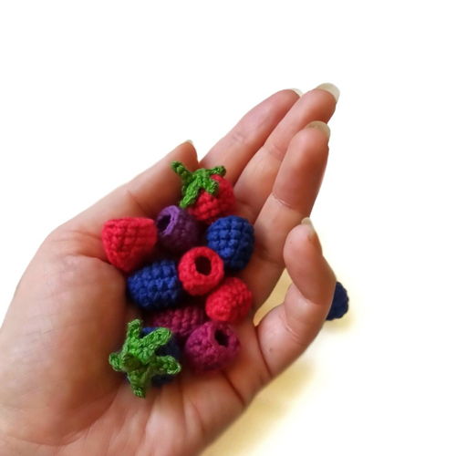 BERRIES crochet pattern 6 in 1: cherry, strawberry, raspberry, blackberry, cranberry, blueberry. Amigurumi Food Cute Crochet Play