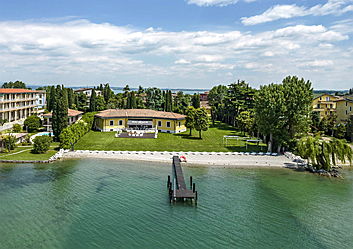  Desenzano del Garda
- Villa Sirmione (c) Engel & Völkers Desenzano del Garda.jpg
