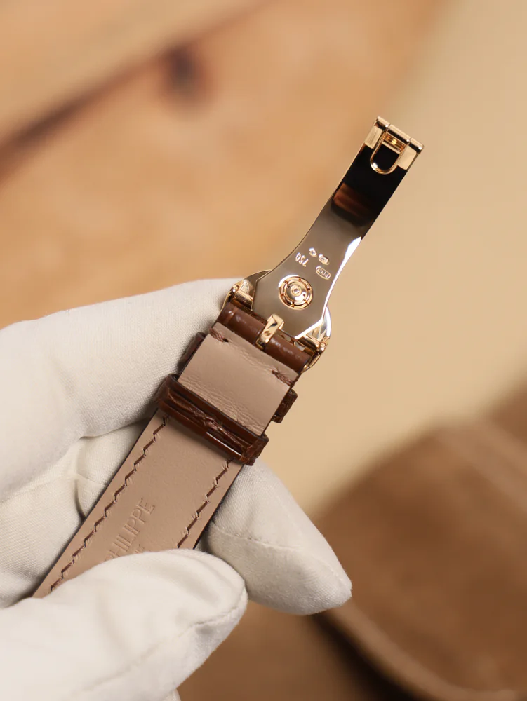 Patek Philippe Annual Calendar 5146J-001, image 4 Patek Philippe Annual Calendar 5146J-001, image 4