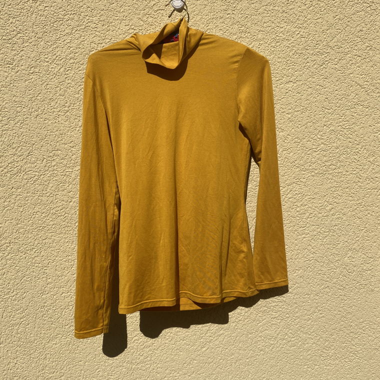 Yellow pullover