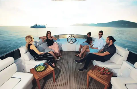 2-Hour Bosphorus Boat Luxury Yacht Cruise
