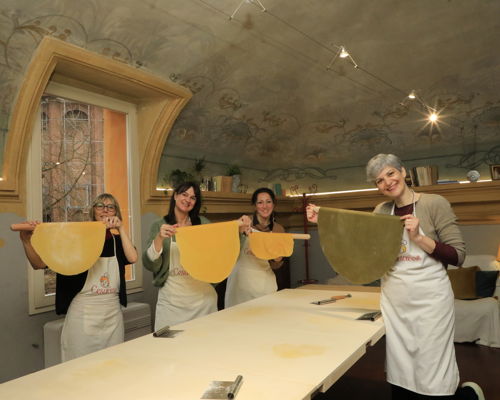 Corsi di cucina Bologna: L'Emilia a tavola: lezione di cucina sulle tagliatelle