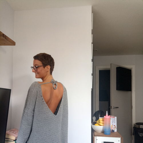 Backless crochet sweater - crochet pattern