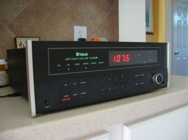 McIntosh MR 7083 AM/FM Digital Tuner - Excellent Condition