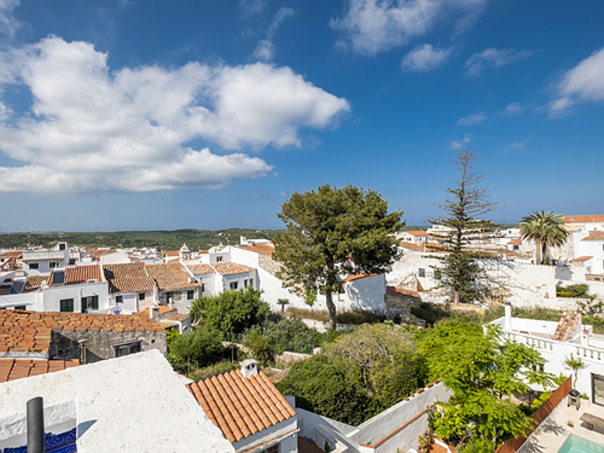  17220 Sant Feliu de Guíxols (Girona)
- Engel & Völkers presents the property highlights for December! This time we focus exclusively on the small Balearic Island of Minorca!