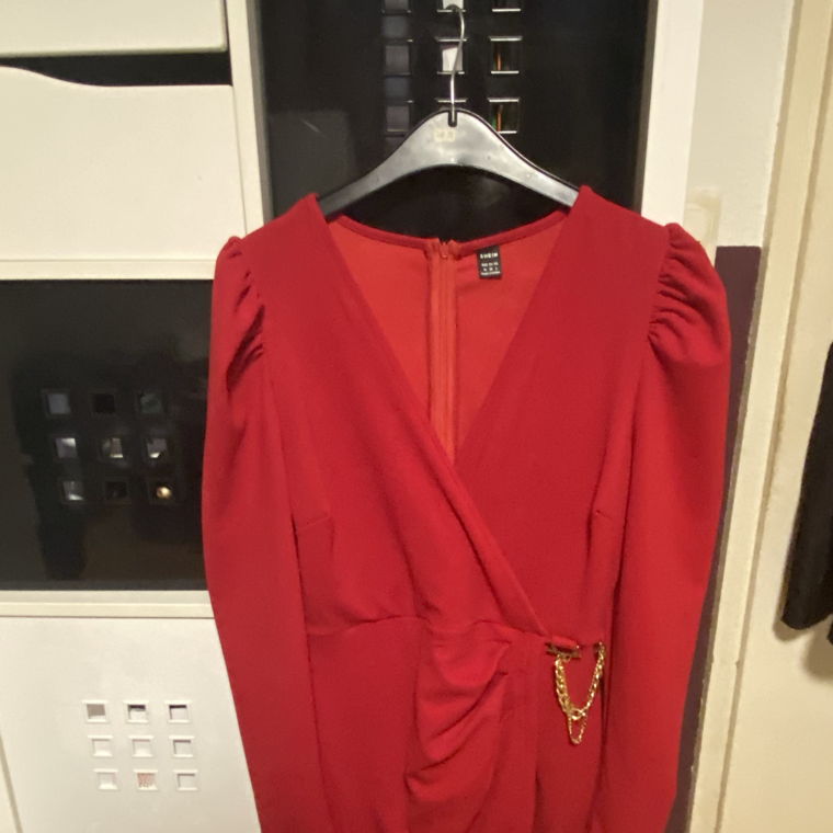 Elegantes rotes Kleid 