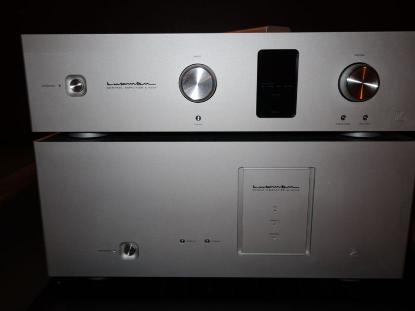 Luxman M-600a Amplifier