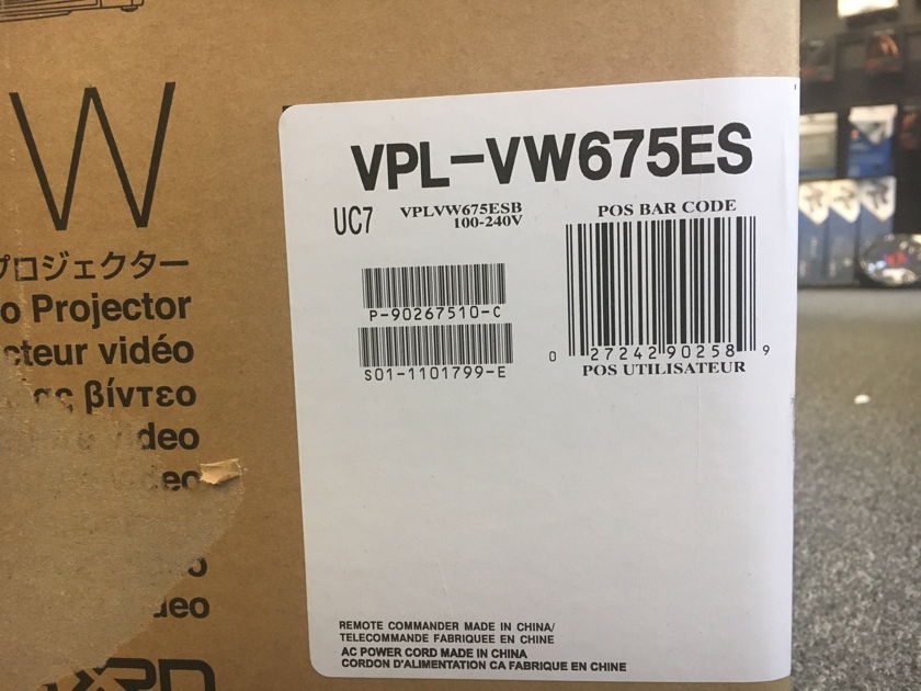 Sony VPL-VW675ES NEW IN BOX!