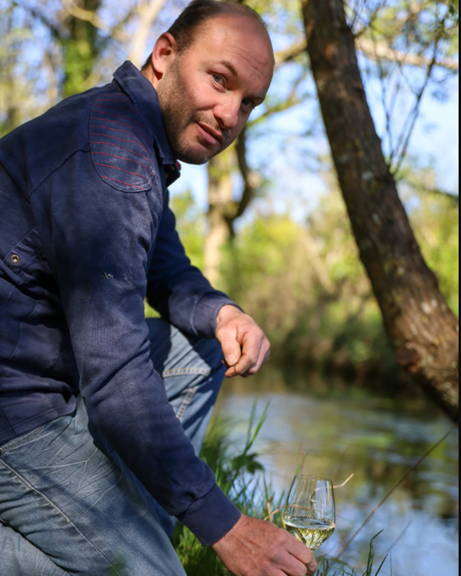 Luc Tabordet, vigneron fondateur du Domaine Luc Tabordet à Reuilly, créé en 2011 après une expérience sur le Domaine Mardon à Quincy.
