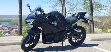 2018 KAWASAKI NINJA 400 ABS motorcycle for rent near Cottage Grove, MN
