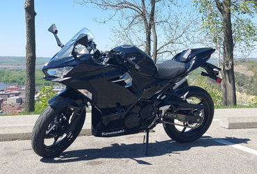 2018 KAWASAKI NINJA 400 ABS motorcycle for rent near Cottage Grove, MN