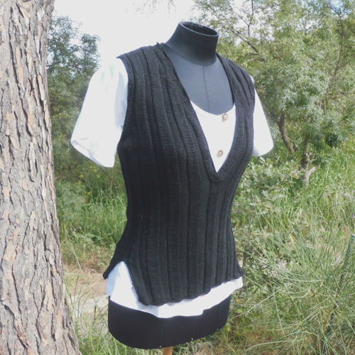 VINZERIA SLIPOVER, a lovely top/waistcoat for ladies