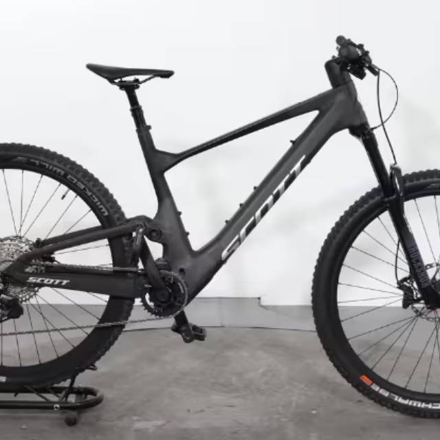 a Scott Lumen eRIDE E-Bike full suspension electric mountain bike