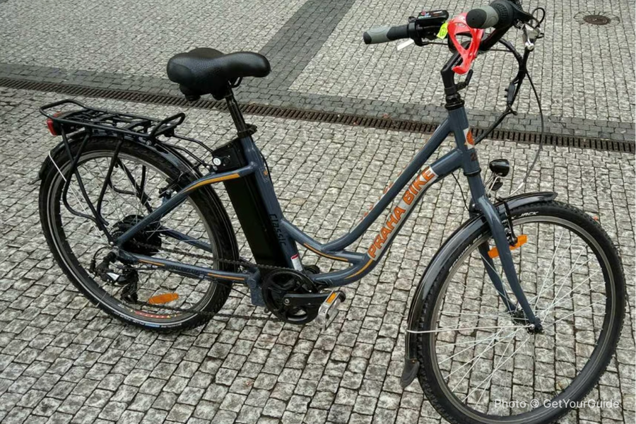 Prague: Stunning Viewpoints, Castle, City & Park E-Bike Tour - photo 2