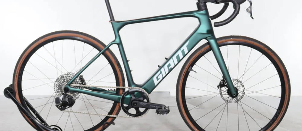 a Giant Defy Advanced E+ Elite AR electric road bike