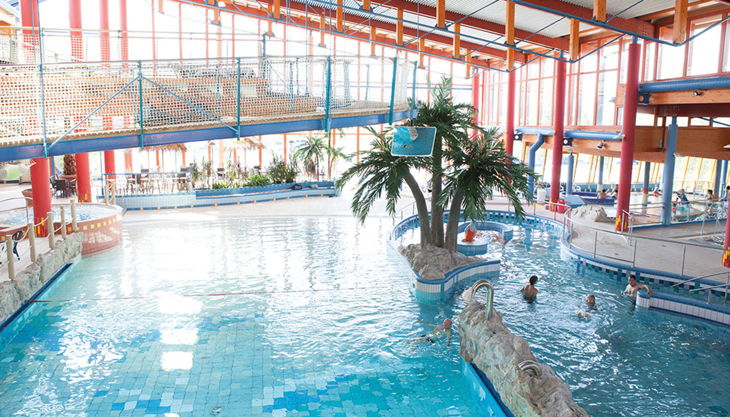bg wonnemar sonthofen erlebnisbad innen palmen hochsteg