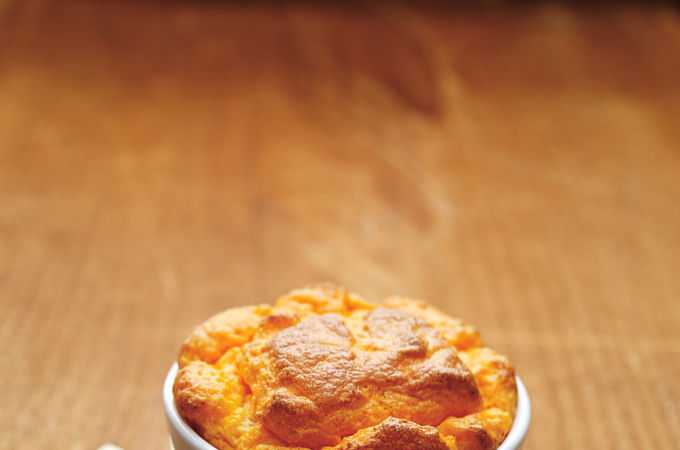 Soufflé de poivrons rouges au fromage Oka