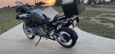 2017 BMW R 1200 GS motorcycle for rent near Lowell, AR