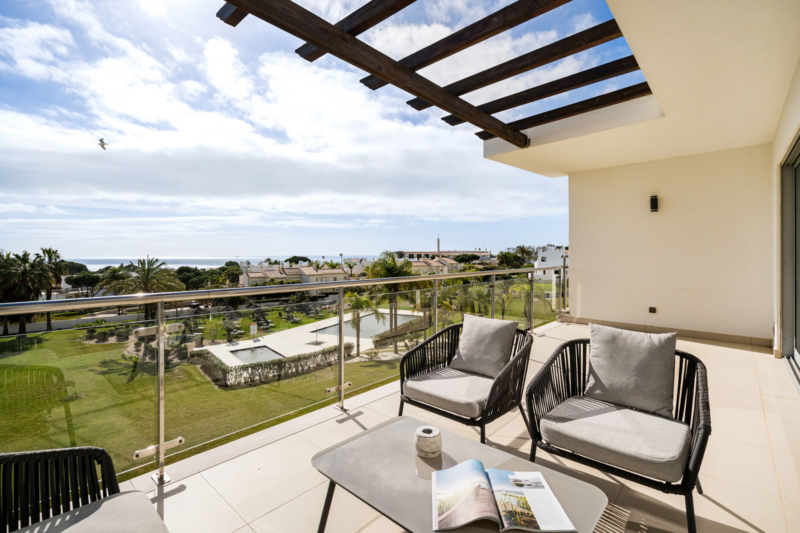 Apartment T1 with sea view 600m to the beach
