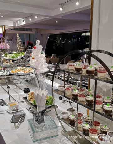 International buffet, free flow soft drink