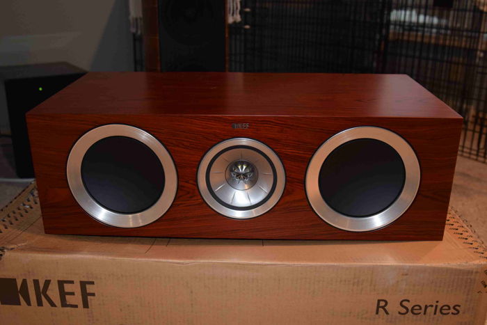 KEF  R600C center channel speaker