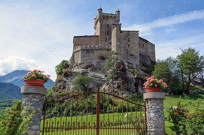  Courmayeur
- carte-da-parati-castello-di-saint-pierre-valle-d-aosta.jpg.jpg