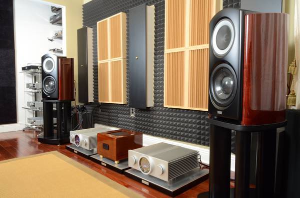 cruzeFIRST Audio - Room 1