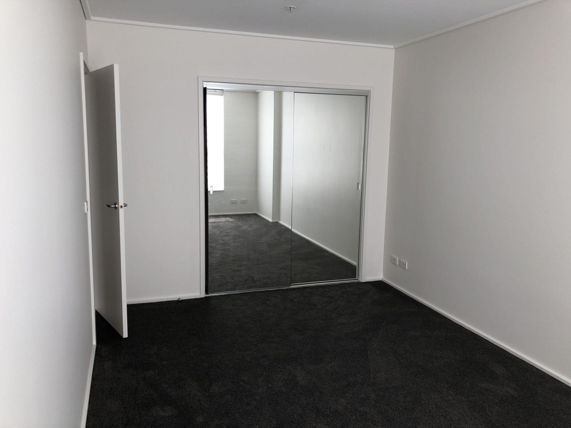 FOR LEASE Luxury Living Complimented by DAZZLING City / Park Views!!! - Image 8