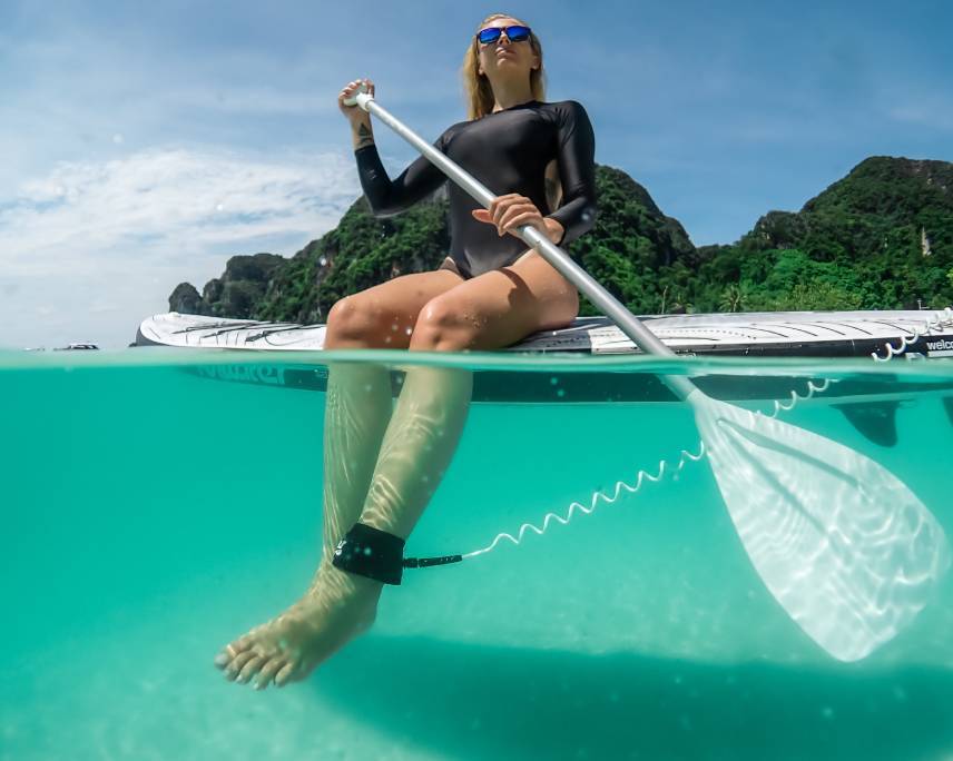 Leash of Funwater paddle board can prevent paddle board drift