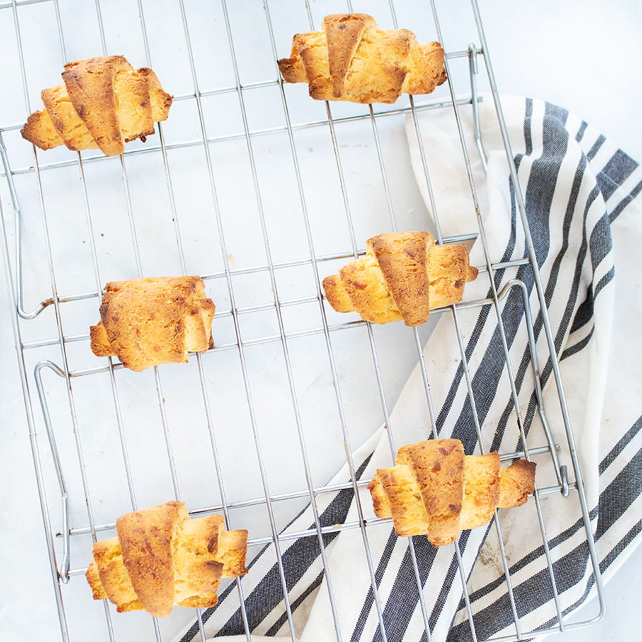 keto crescent rolls