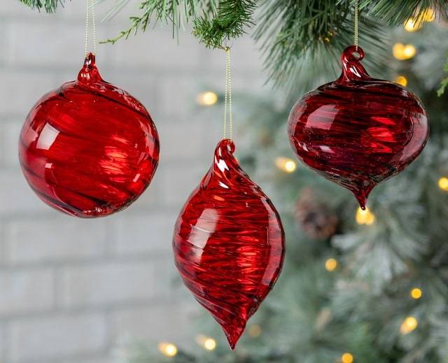 outdoor decoration nutcrackers with wreath and candy cane