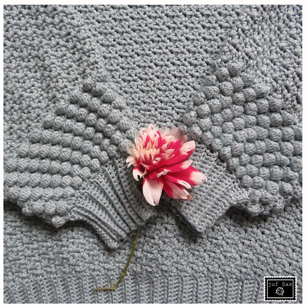 Knitting pattern for sweater Amira by teacher Sas