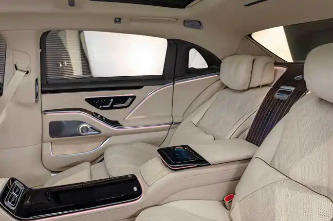 VIP transfer in Budapest. Luxury Transfers & Transportation