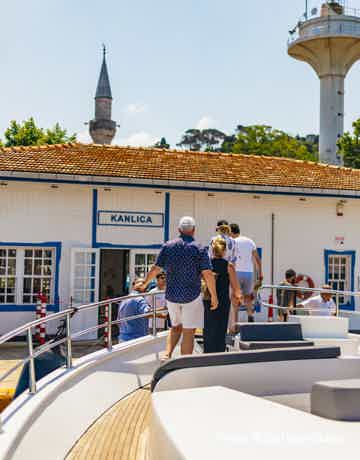 Explore Kanlica district 